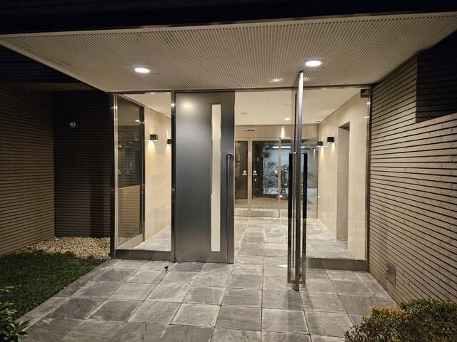 3LDK Apartment in Higashi-Yukigaya, Ota Ward, Tokyo for Sale - Image 1
