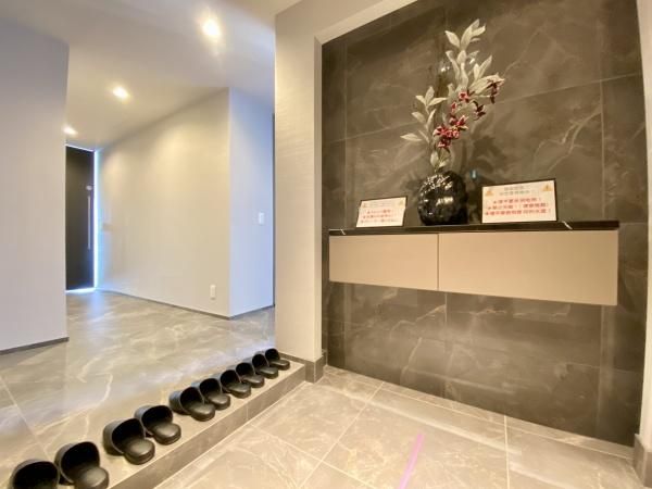 Luxury 2LDK Condo in Nishi-Azabu, Tokyo | Full Renovation 2025 - Thumbnail 2