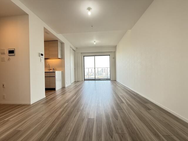 New 3LDK Apartment with Tokyo Bay Views in Harumi, Chuo Ward - Thumbnail 3