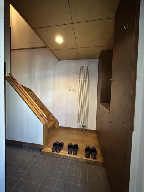 7SLDK Duplex House on 100 Tsubo Land in Sapporo's Nishi Ward - Thumbnail 2