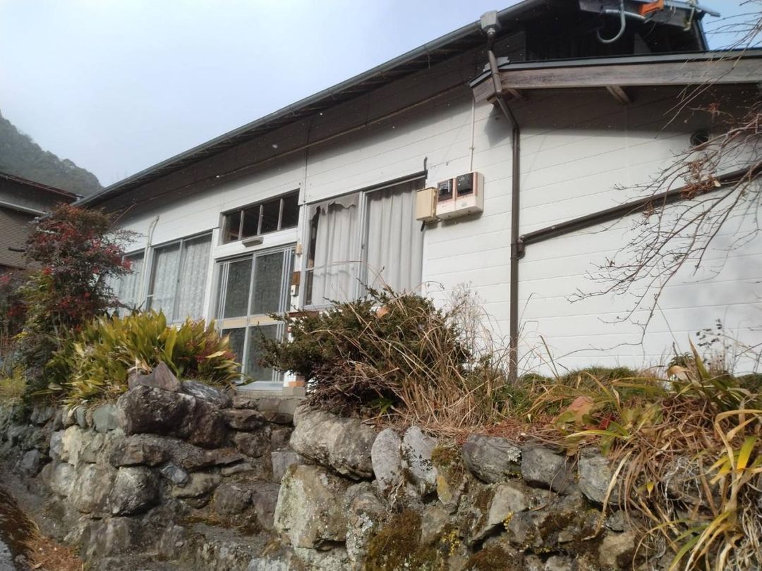 1927 Country House in Yusuhara, Kochi | 3DK on 469sqm Land - Thumbnail 2