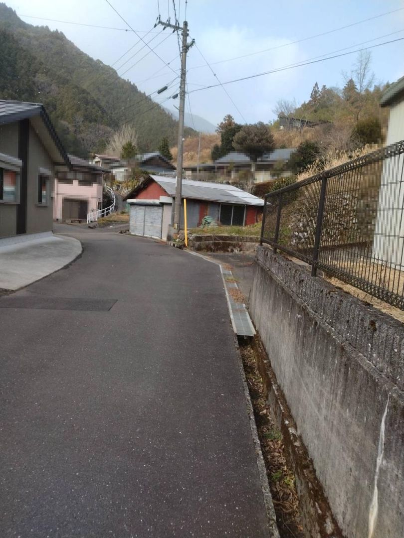 1927 Country House in Yusuhara, Kochi | 3DK on 469sqm Land - Thumbnail 3