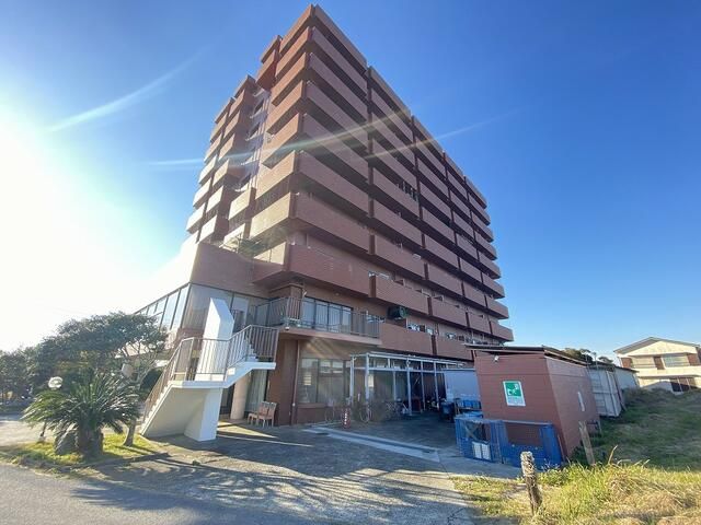 2DK Riverside Apartment with Ocean Views in Shirasato, Chiba - Thumbnail 4
