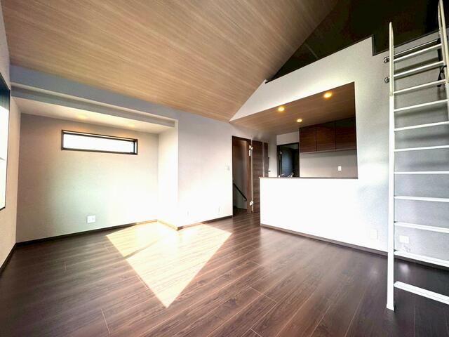 New 2SLDK House in Serigaya, Yokohama | 77 sqm with Void - Thumbnail 4