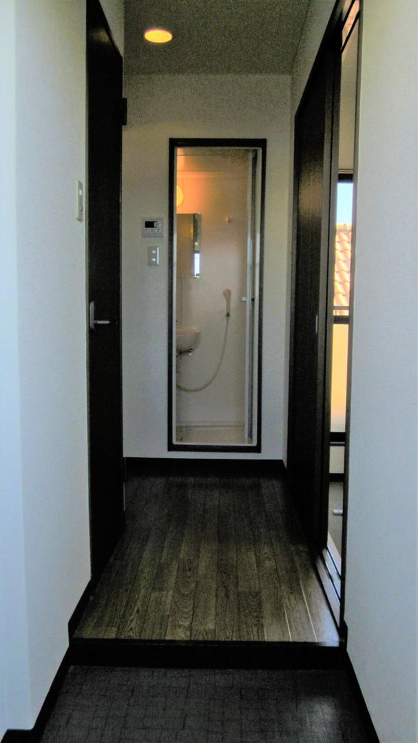 1K Apartment for Rent in Higashiosaka, Osaka - 30,000 Yen - Thumbnail 3
