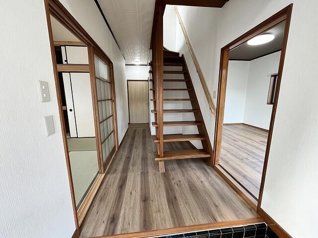 Renovated 4LDK House on 424 sqm Lot in Sakuragawa, Ibaraki - Thumbnail 3
