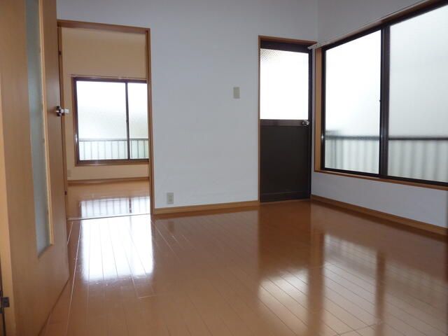 1937 3DK Wooden House for Sale in Osaka Joto Ward, Near Stations - Thumbnail 3
