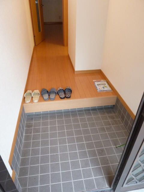 1937 3DK Wooden House for Sale in Osaka Joto Ward, Near Stations - Thumbnail 2