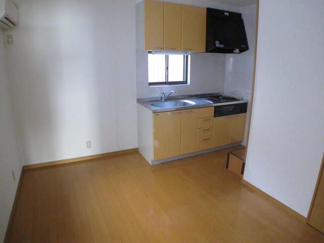 1937 3DK Wooden House for Sale in Osaka Joto Ward, Near Stations - Thumbnail 4