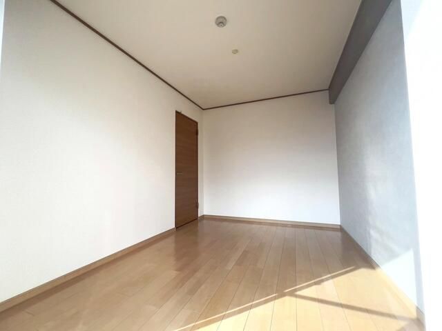 Renovated 3LDK Apartment for Sale in Izumi, Osaka - Thumbnail 3