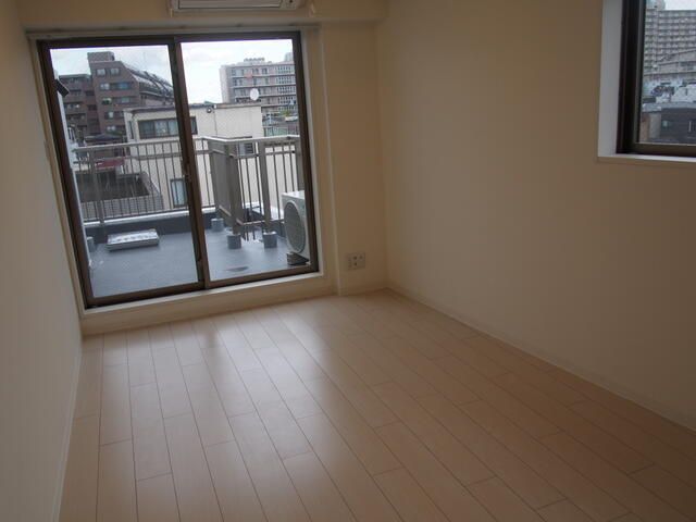 1K Apartment for Sale in Arakawa, Tokyo - 4.93% Yield - Thumbnail 2
