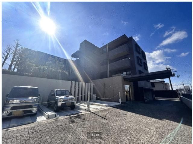 Renovated 3LDK Apartment for Sale near Kaorien Station, Hirakata - Thumbnail 2
