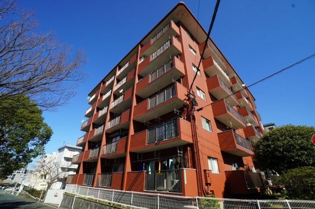 3LDK Apartment for Sale in Moji, Kitakyushu - Image 1