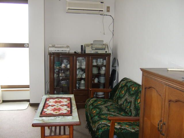 Minoh City Apartment with Shared Facilities & No Deposit - Thumbnail 3
