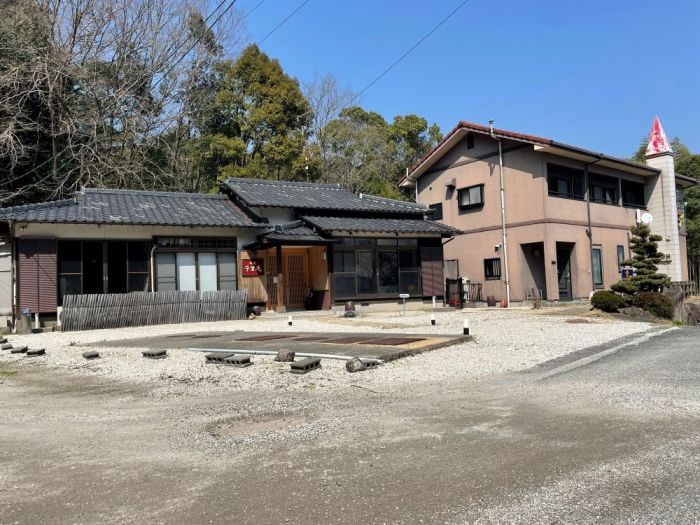 2DK Apartment for Rent in Kanzaki City, Saga - 30,000 Yen - Thumbnail 2