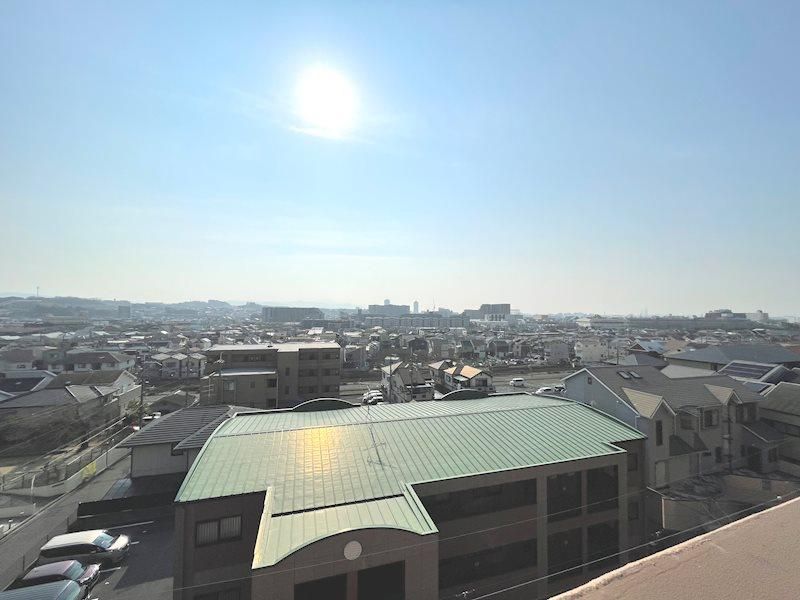 Renovated 3LDK Apartment near Hirakata Park Station, Osaka - Thumbnail 3