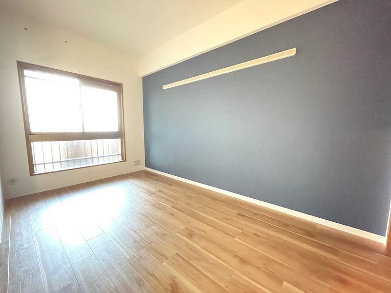 Renovated 3LDK Apartment near Hirakata Park Station, Osaka - Thumbnail 4