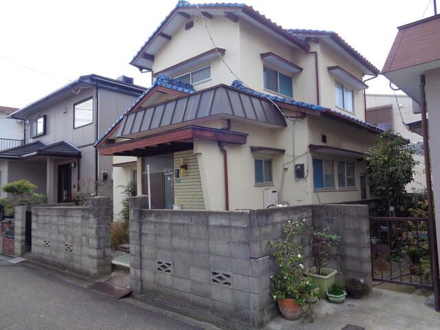4DK Detached House for Sale in Matsuyama, Ehime - Thumbnail 2
