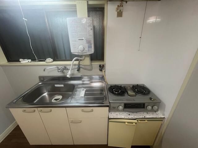 1DK Apartment for Rent in Tsuruhashi, Osaka - 48,000 Yen - Thumbnail 4