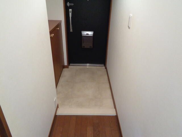 3LDK Apartment for Sale in Takaishi, Osaka - Near Garabashi Station - Thumbnail 2