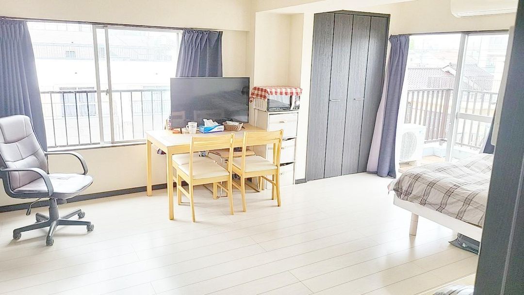 Studio with Mount Fuji View & Roof Balcony in Suginami, Tokyo - Thumbnail 3