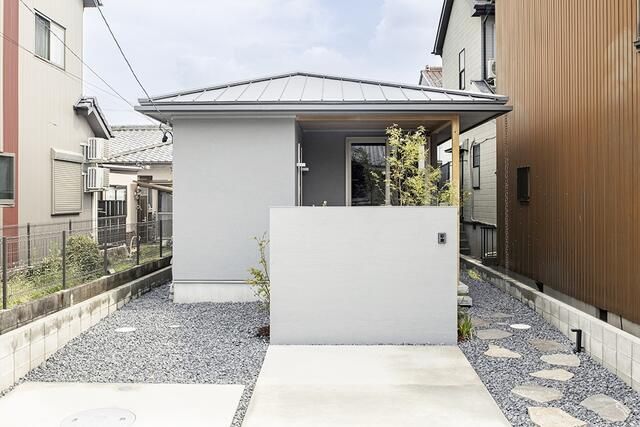 Architect-Designed 3LDK Single-Story Home with Courtyard in Kitanishi - Thumbnail 2