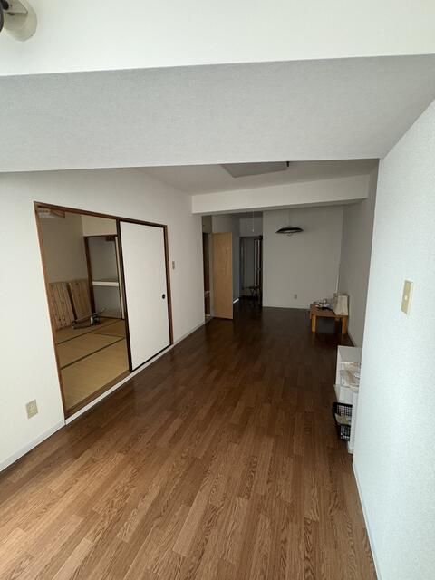 2LDK Apartment for Sale in Utsunomiya, Tochigi - Thumbnail 2