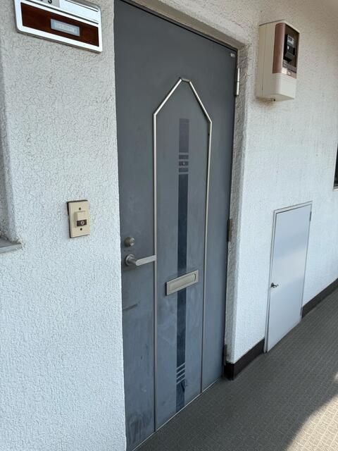 Renovated 2LDK Apartment for Sale in Hachioji, Tokyo - Thumbnail 3