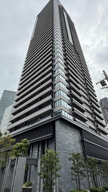 37th Floor 2SDK Apartment in Osaka's Chuo Ward - 2019 Build - Thumbnail 2