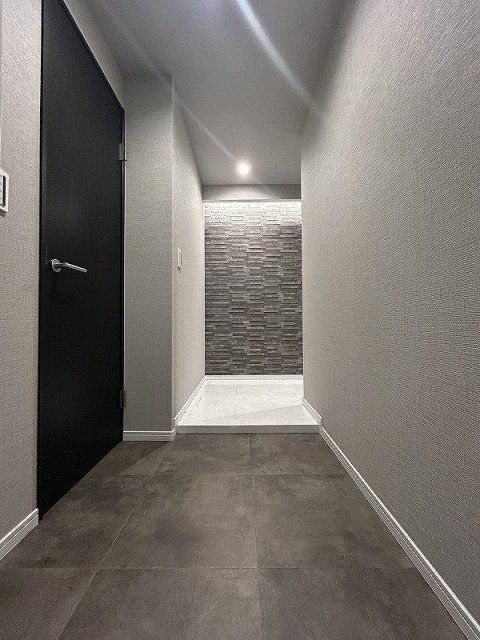 2LDK Apartment for Sale in Sumida, Tokyo - 80.38sqm - Thumbnail 2