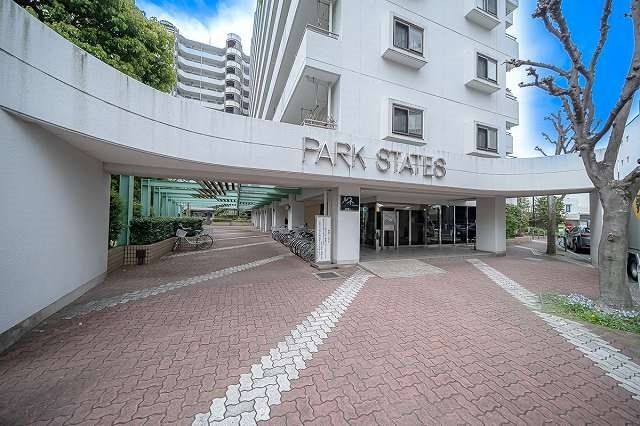 Renovated 3LDK Apartment for Sale in Koto Ward, Tokyo - Thumbnail 2