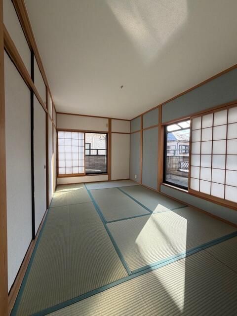Renovated 4LDK House for Sale in Neyagawa, Osaka - Thumbnail 4