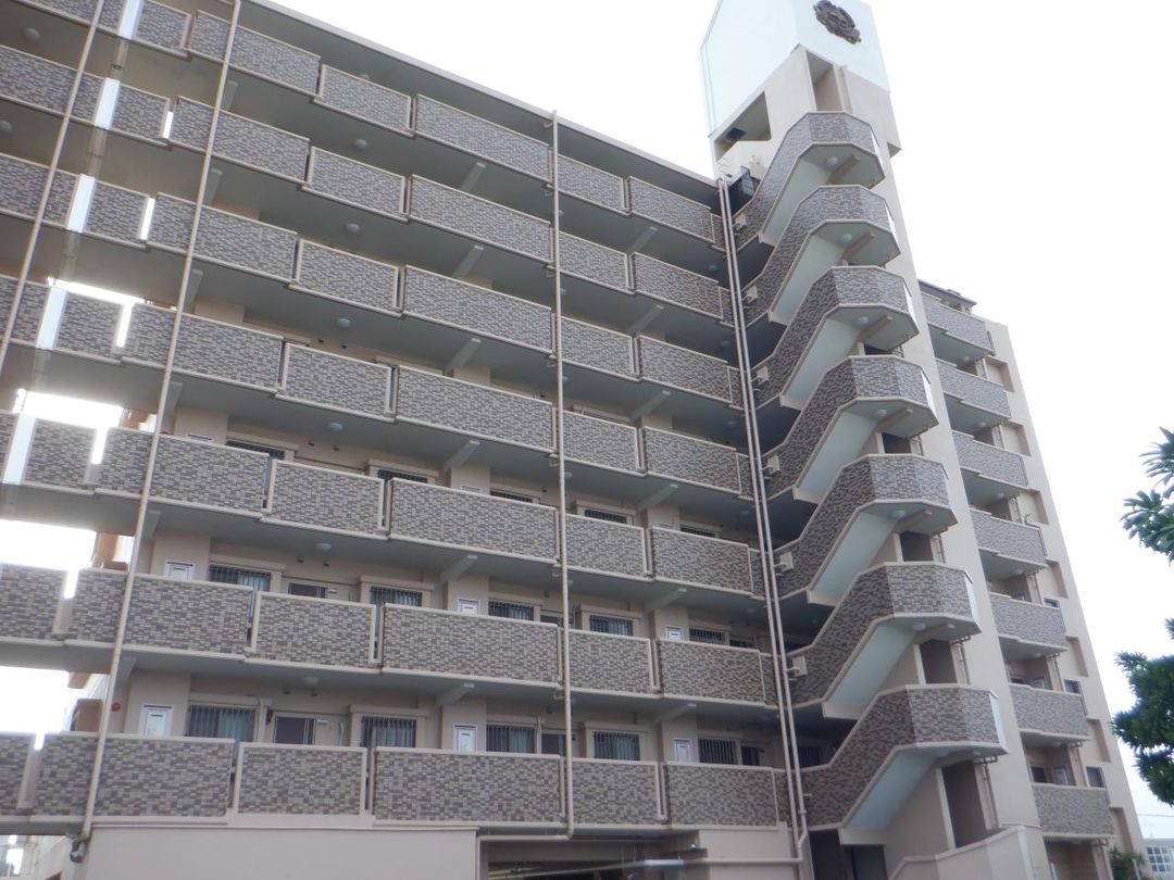 3LDK Apartment for Sale in Itoman, Okinawa with Ocean Views - Thumbnail 2