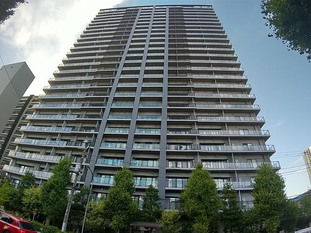 2LDK Condo in Shinagawa East City Tower, Tokyo - Thumbnail 3