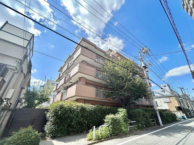 3DK Apartment for Sale in Itabashi-ku, Tokyo - 49.40 sqm - Thumbnail 2