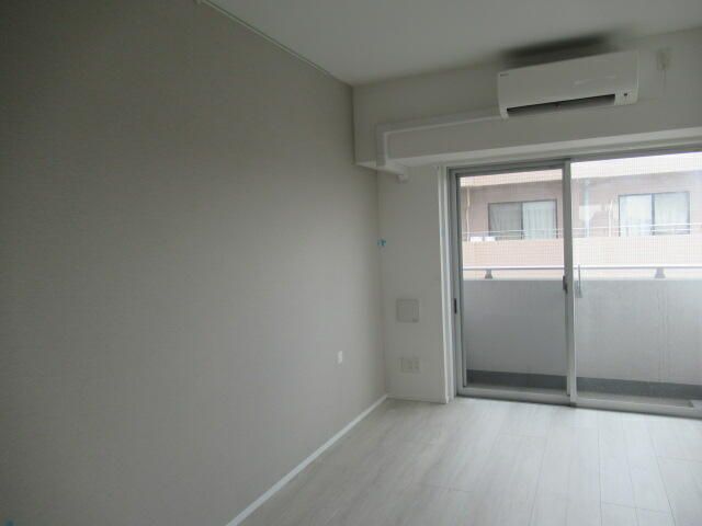 1K Apartment for Sale in Adachi, Tokyo - 4 Min Walk to Station - Thumbnail 3