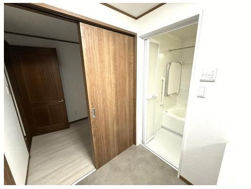 4DK Detached House for Sale in Higashiosaka, Osaka - Thumbnail 3