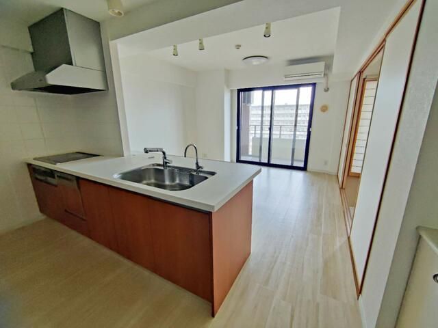 2SLDK Apartment for Sale in Adachi, Tokyo with Rental Income - Thumbnail 3