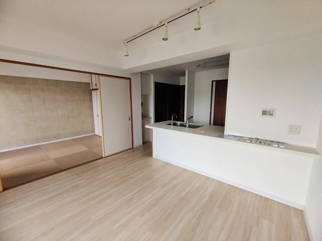 2SLDK Apartment for Sale in Adachi, Tokyo with Rental Income - Thumbnail 2