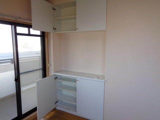 3LDK Apartment for Sale Near Konohana Station, Osaka - Thumbnail 3