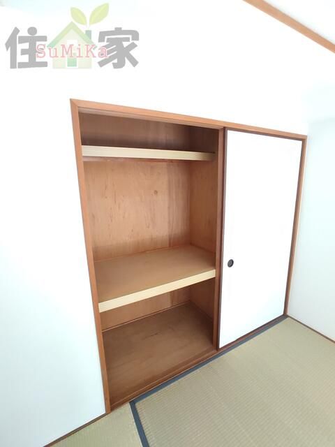 3DK Apartment for Sale in Higashiosaka, Osaka - Near Kawachi-Kosaka Station - Thumbnail 4