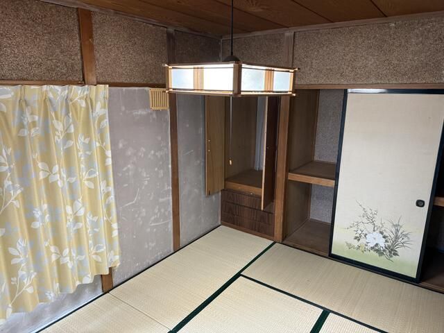 1970 Wooden House on 303sqm Plot in Nagano City - Thumbnail 4