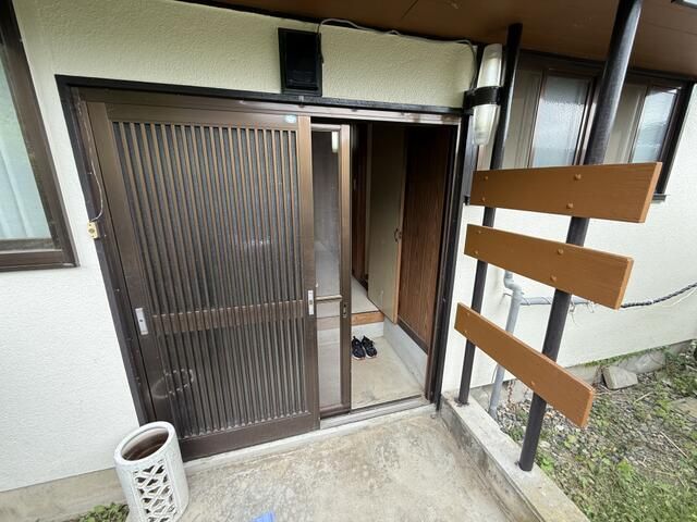1970 Wooden House on 303sqm Plot in Nagano City - Thumbnail 2
