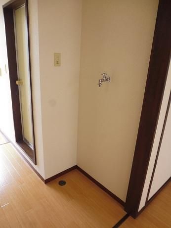 Pocket House 102: Affordable 1R Apartment for Rent in Wakayama City - Thumbnail 3