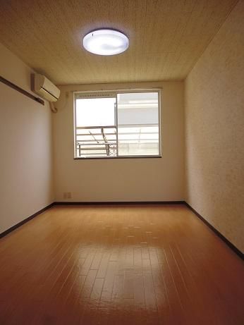 Pocket House 102: Affordable 1R Apartment for Rent in Wakayama City - Thumbnail 4