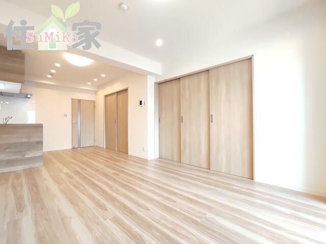 Renovated 3LDK Apartment for Sale in Higashiosaka, Osaka - Thumbnail 2