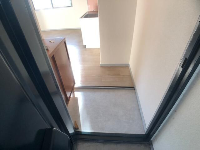 2LDK Apartment for Rent in Daito City, Osaka - No Key Money - Thumbnail 2