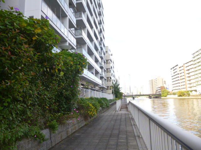 3LDK Apartment for Sale in Shibaura, Minato, Tokyo - Thumbnail 4