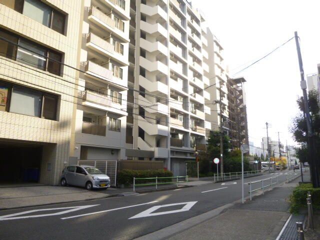 3LDK Apartment for Sale in Shibaura, Minato, Tokyo - Thumbnail 3