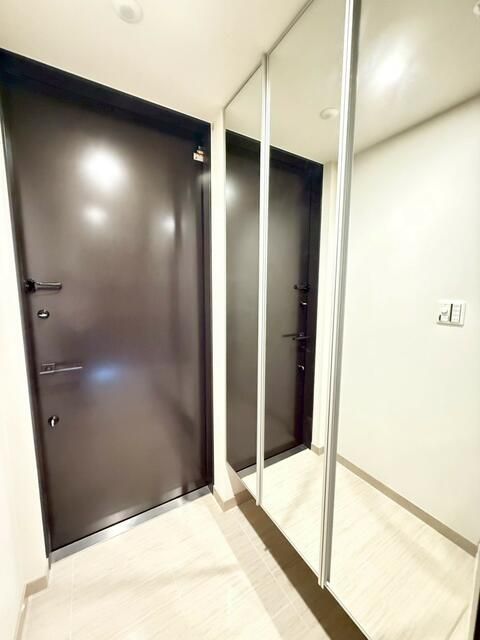 2LDK Apartment in Park Court Hamarikyu The Tower, Minato, Tokyo - Thumbnail 2
